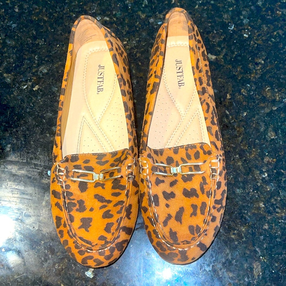 JustFab driving moccasin in leopard suede!